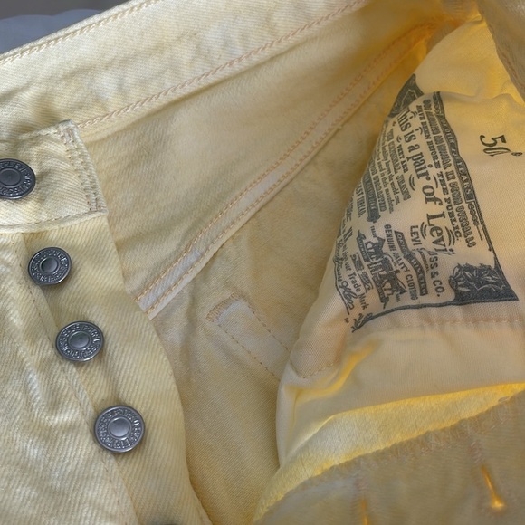 New 501 raw hem shorts size W27 - Picture 4 of 5